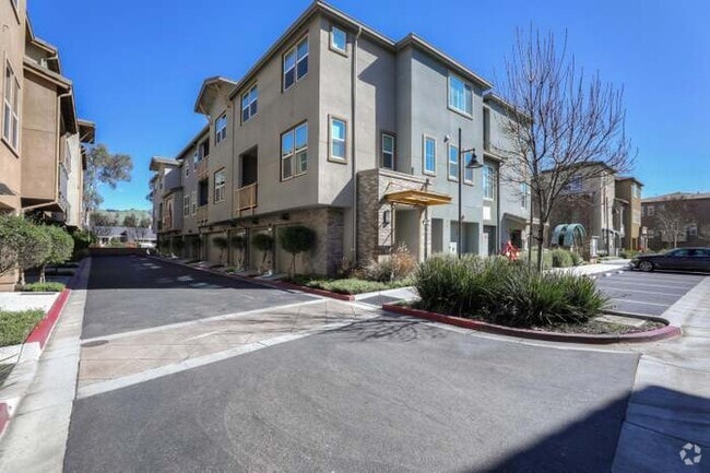Building Photo - 2418 Stearman Ln