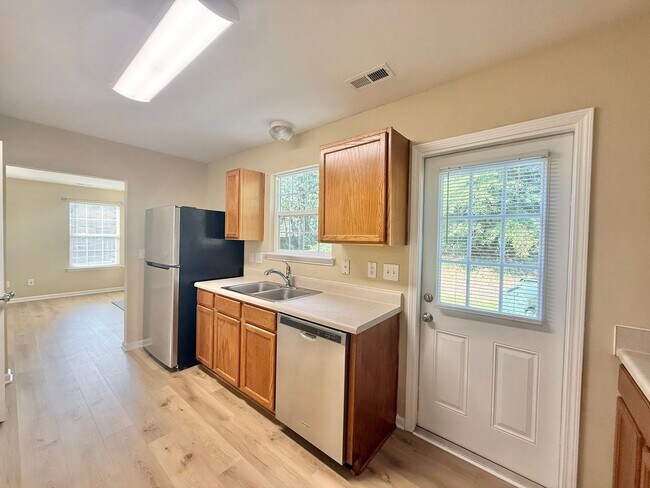 Building Photo - 3932 Laurel Glen Dr