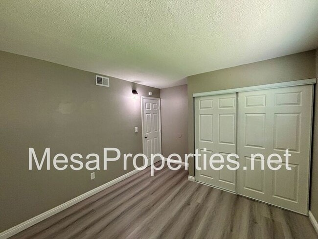 Building Photo - 1749 E Fairfield Ct