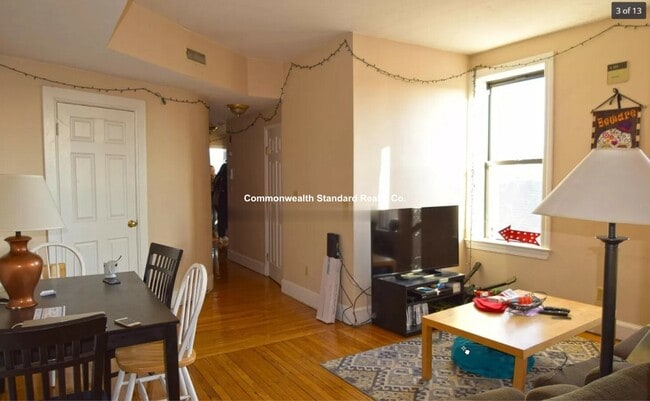 Building Photo - 17 Highgate St