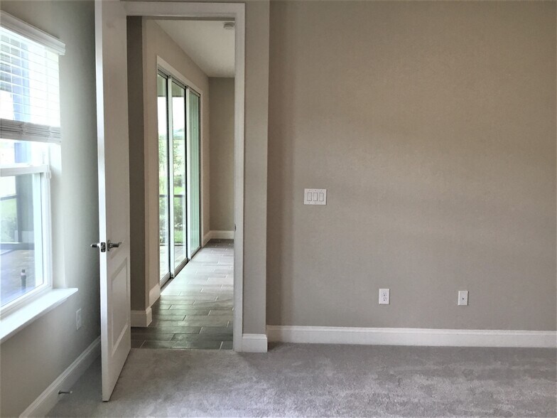 Building Photo - 54 Cobalt Ln