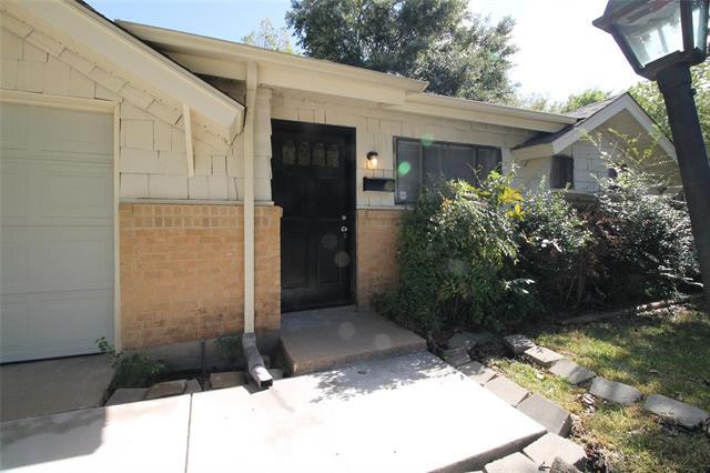 Building Photo - 3504 Bahamas Dr