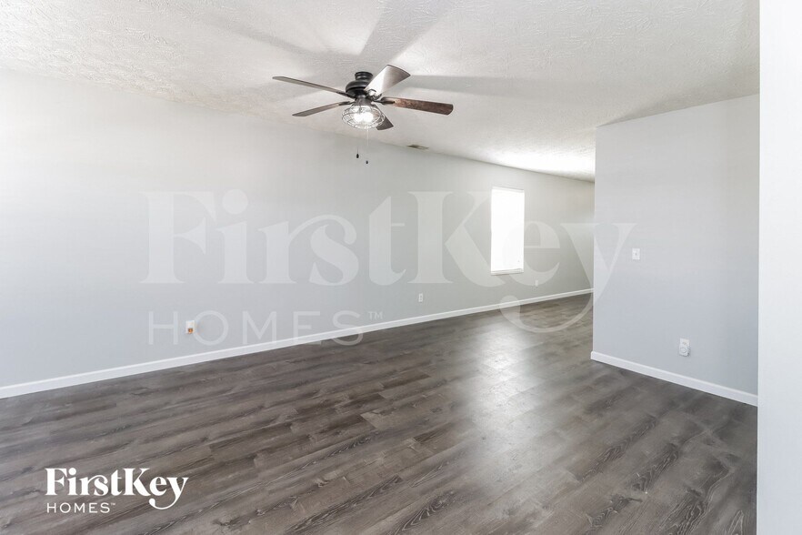 Building Photo - 421 Martin Ave