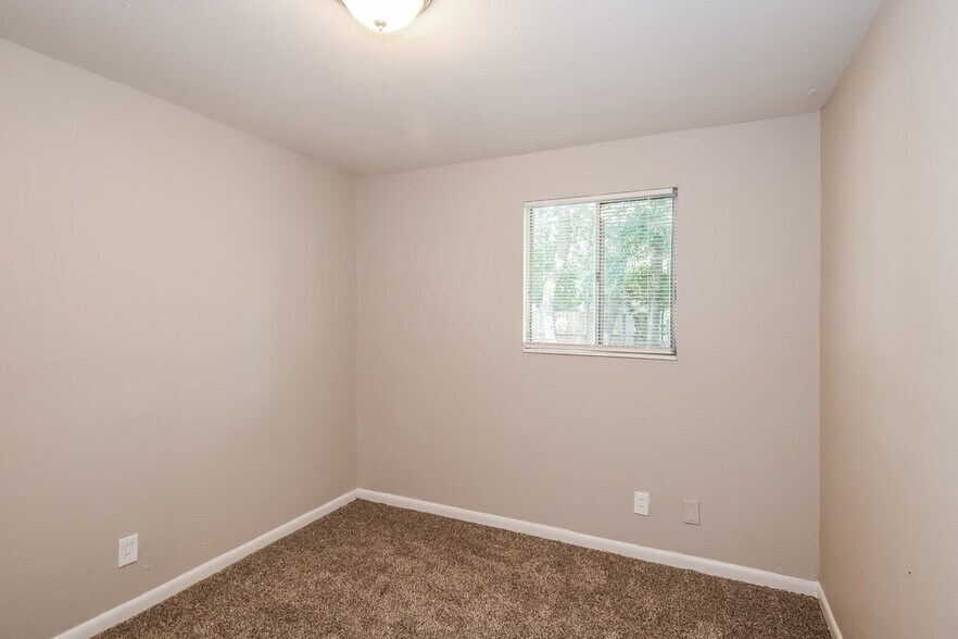 Building Photo - 6819 Goldilocks Ln