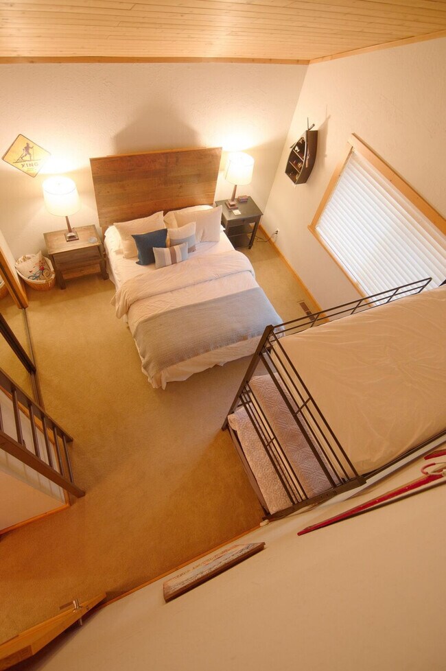 Building Photo - 14745 Davos Dr