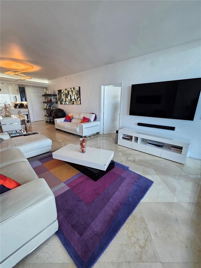 Building Photo - 601 NE 36th St