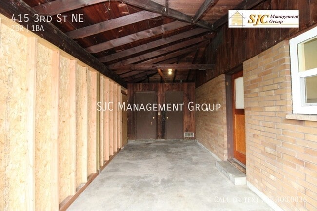 Building Photo - 415 3rd St NE