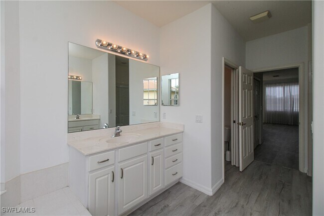 Building Photo - 3927 Aurora Ct