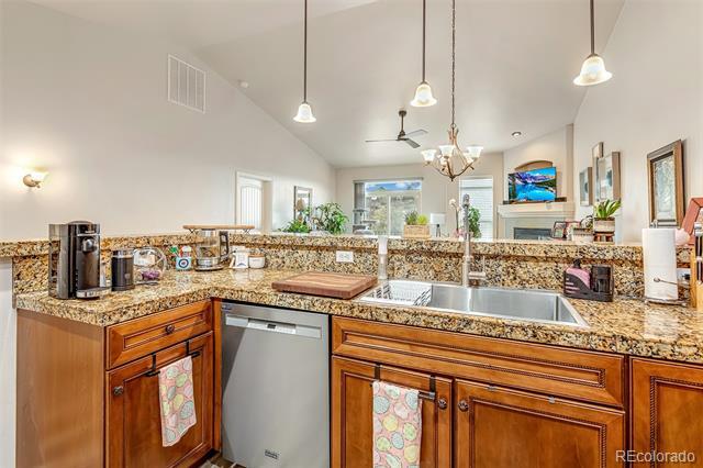 Building Photo - 358 Cliff View Dr