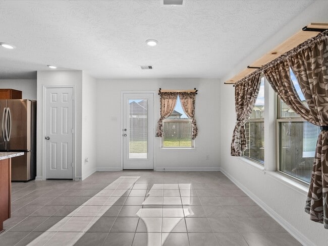 Building Photo - 713 Allana Ln