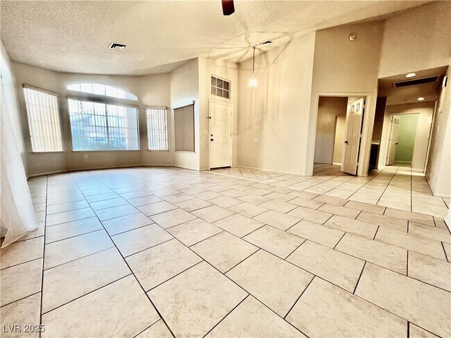 Building Photo - 8420 Airmont Ct