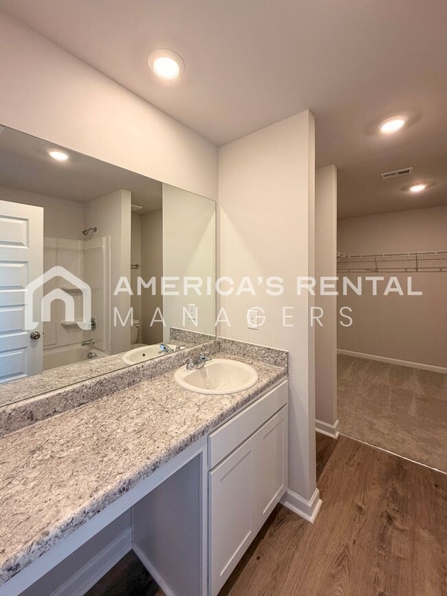 Building Photo - Move-in Special -Spacious Two Story Home with Loft! Sign a 13 month lease by 4/15/2026 and receiv...