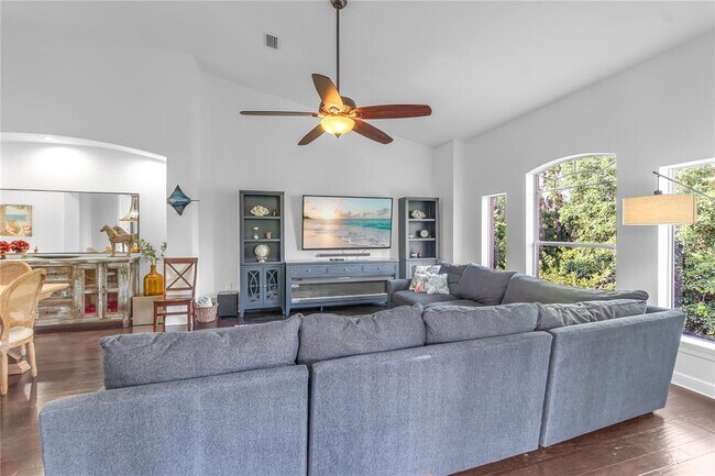 Building Photo - 5469 46th Ct W