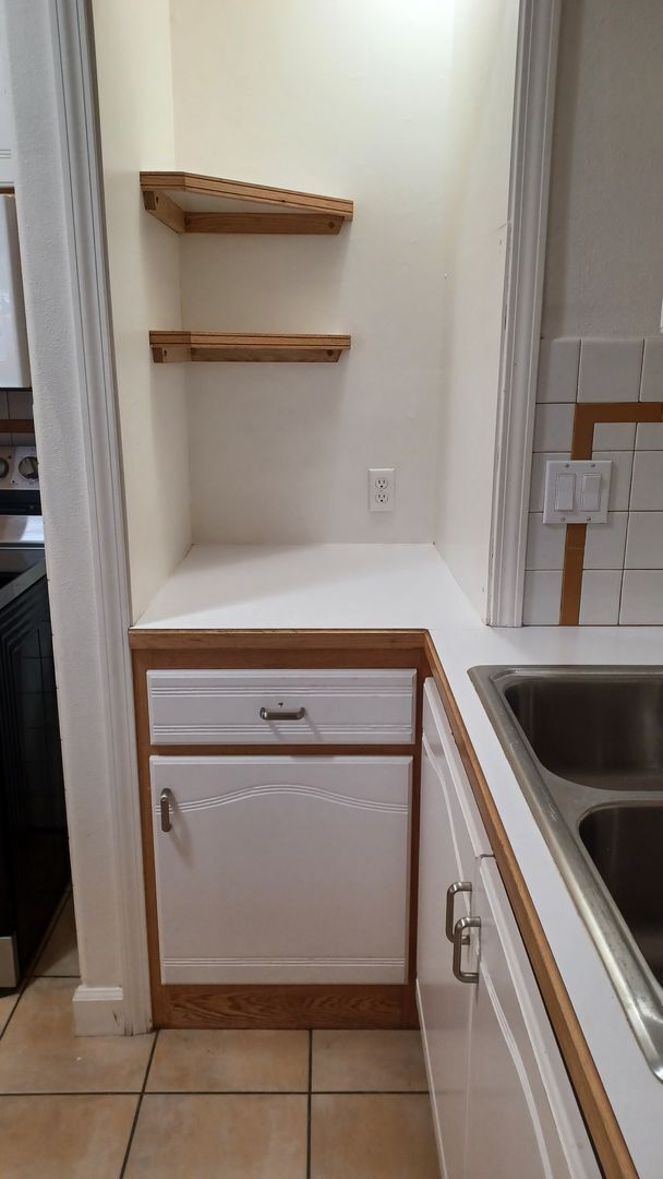 Building Photo - Single Level, Ground Floor, 3 Bed/1 Bath A...