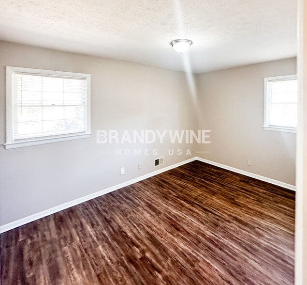 Building Photo - 2865 Spruce Point Rd