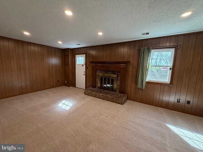 Building Photo - 2998 Covington St