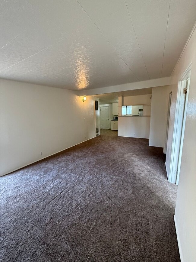 Building Photo - 1123 Vernon St