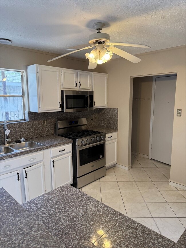 Building Photo - 10066 Sand Pass Ln