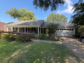Building Photo - 2175 Burlingate Dr