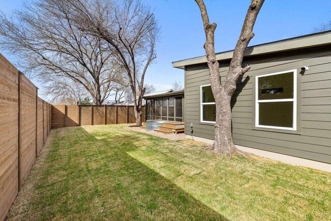 Building Photo - 8202 Cache Dr