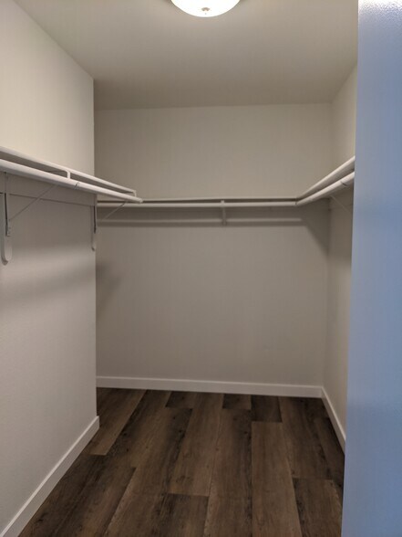 Walk-in Closet - 10255 Riverside Dr