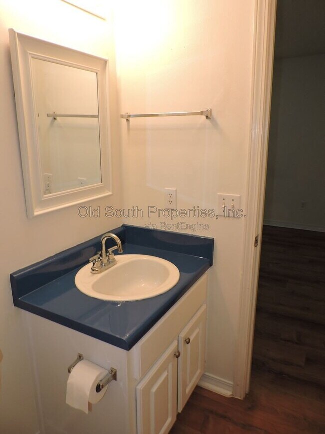 Building Photo - 2552 Southern Oaks Dr