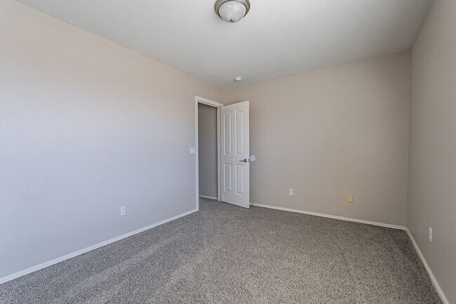 Building Photo - Home in Chandler for rent