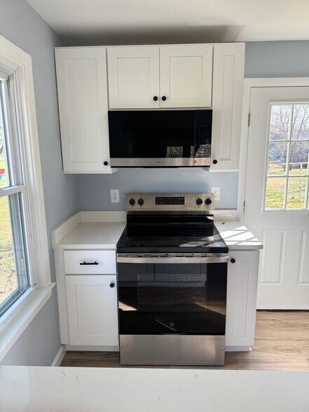 Building Photo - 1302 Hazel St