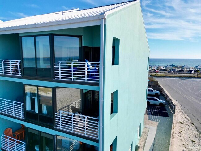 Building Photo - 1390 Fort Pickens Rd