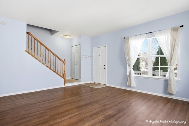 Building Photo - 749 S Parkside Dr