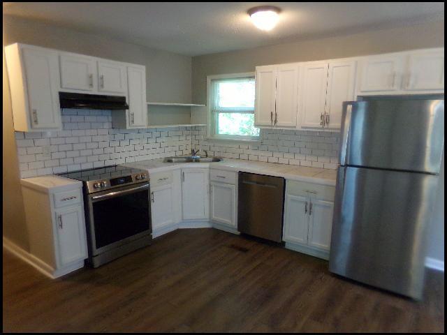 Building Photo - 7410 Valley Dr