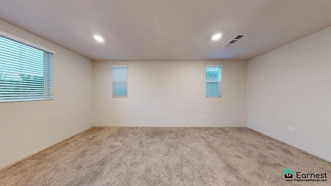 Building Photo - 3 + 2.5 Spacious & Stylish Home in Van Nuy...