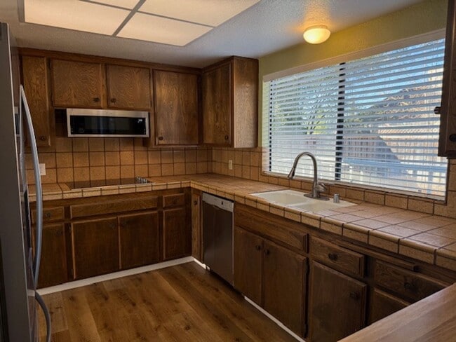 Building Photo - Single Level House - Rincon Valley - 3bd 2ba - 1788 Square Feet of Living Space