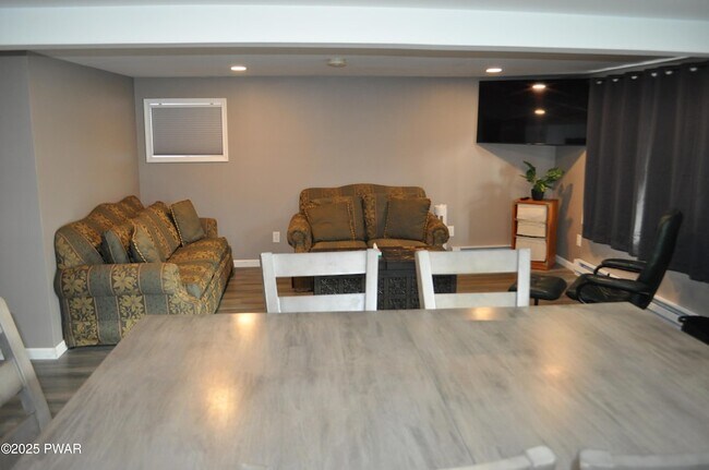 Building Photo - 25 Lizzy Ln