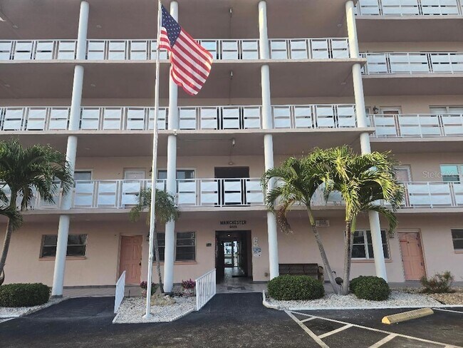 Building Photo - 6025 Shore Blvd S