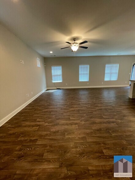 Building Photo - 300 Omnia Ridge Way