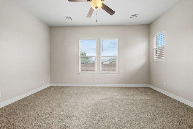 Building Photo - 8833 S 167th Ln