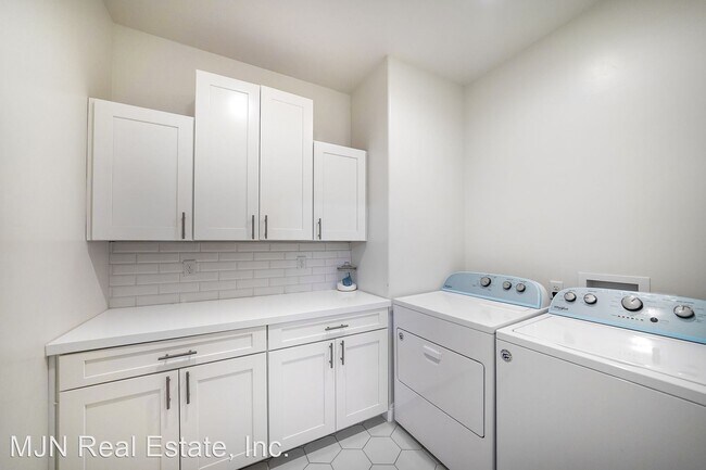 Building Photo - 4 br, 2 bath House - 914 Passion Place
