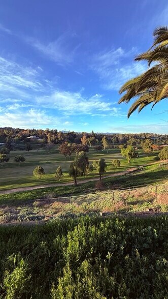 Building Photo - 2270 Prince Albert Dr