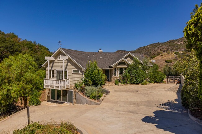 Primary Photo - Ojai Views