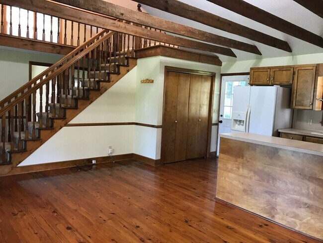 Building Photo - Lake Front 2-Bedroom Home on Beautiful Lake Wylie with a Dock and Boat Lift