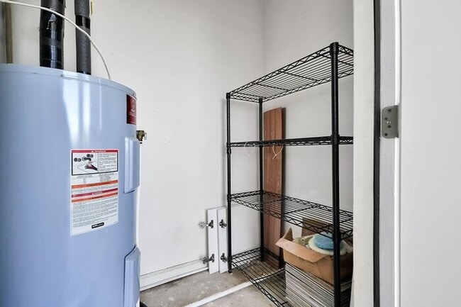 Building Photo - Freshly Painted! New Luxury Vinyl Plank Floors! Updated Lighting! Pool View Unit! Cape Cottages C...