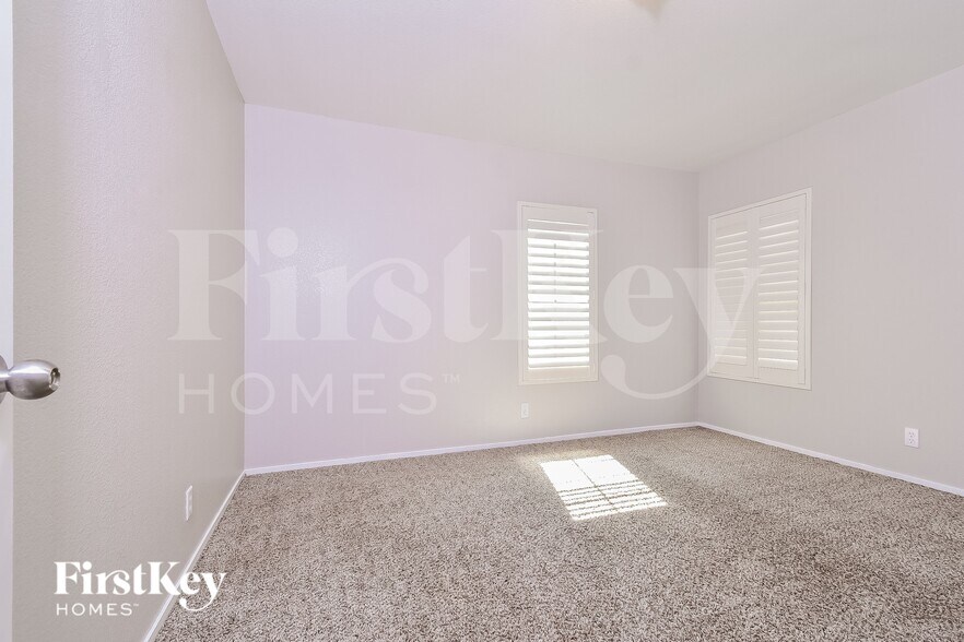 Building Photo - 9562 Teton Vista Ave
