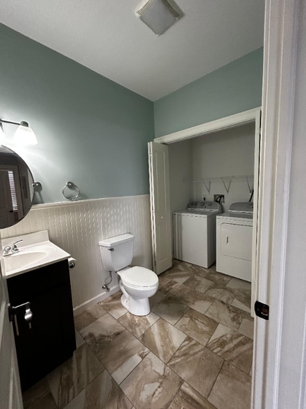 Building Photo - 970 Ridge Ave