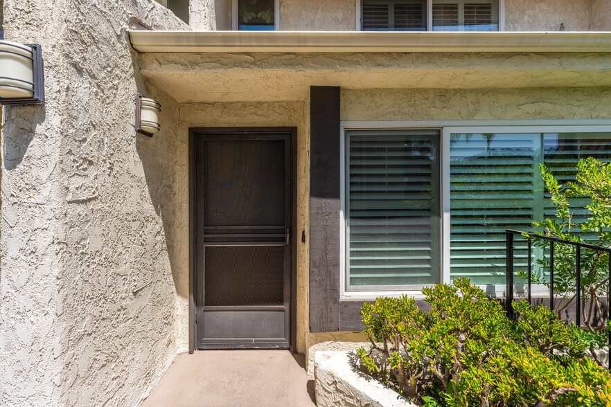 Building Photo - 4321 Matilija Ave