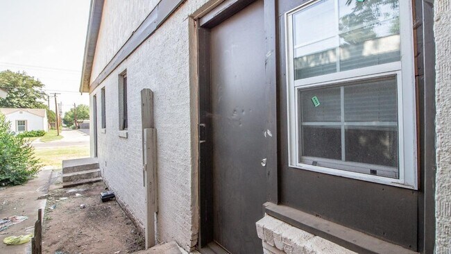 Building Photo - 1905 21st St