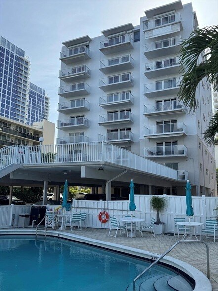 Building Photo - 95 N Birch Rd