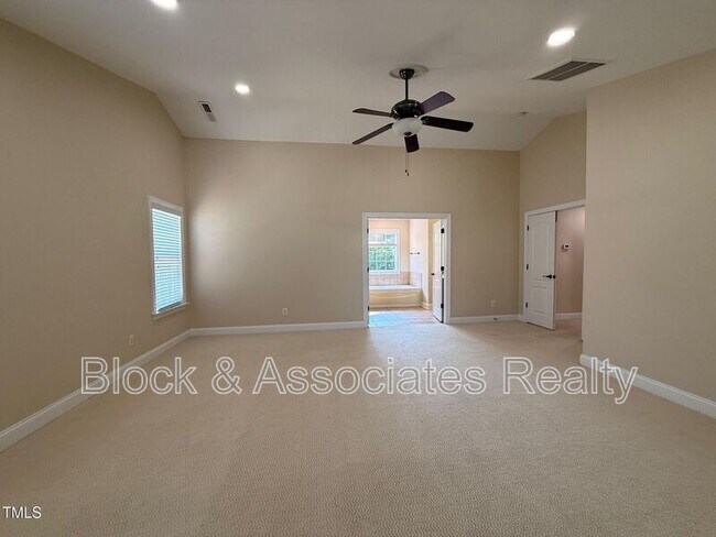 Building Photo - 2016 Weaver Forest Way