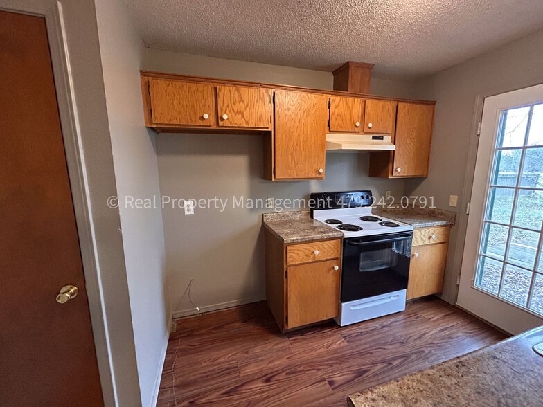 Building Photo - 80 Grand View Dr