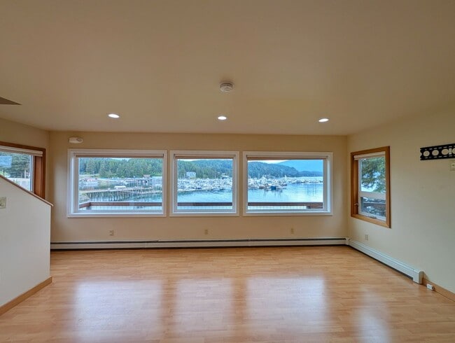 Primary Photo - $500 OFF FIRST MONTHS RENT - Unfurnished A...
